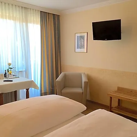 מלון Sollner Hof 3*